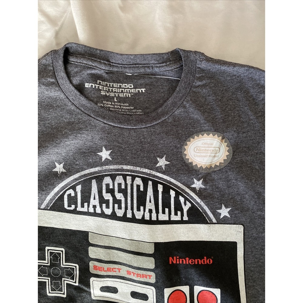 Nintendo NES Mens T-Shirt - Nintendo Entertainment System Controller - Picture 3 of 4